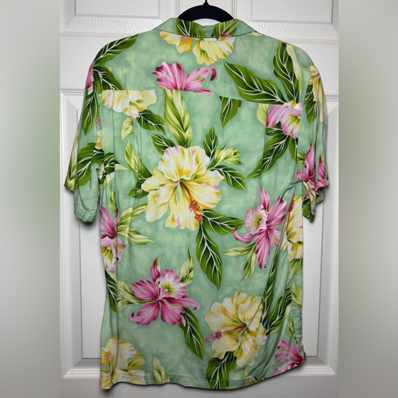 Vibrant Floral Men's Hawaiian Button Down Shirt - Picture 3 of 5